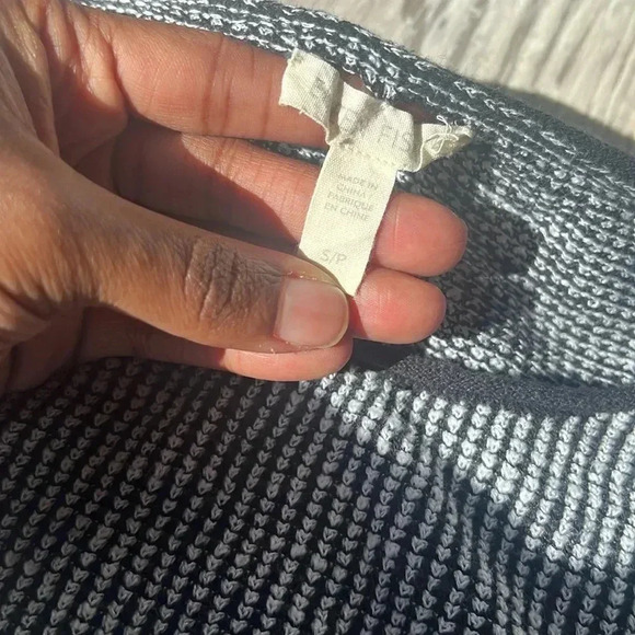 Women’s Eileen Fisher Boxy Textured Linen & Cotton Blend Sweater Size S/P - Picture 4 of 6